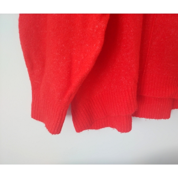 H&M Oversized V-Neck Sweater - Picture 4 of 7